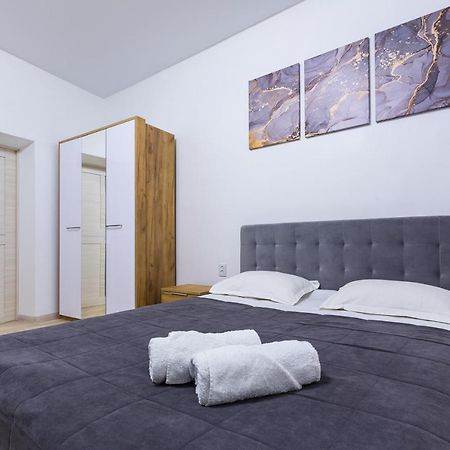 Vodna White Apartment Lvov Exteriér fotografie